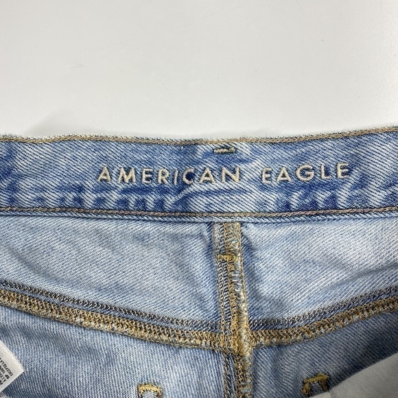American Eagle Light Wash Distressed Mom Shorts Size 2 - Picture 6 of 9